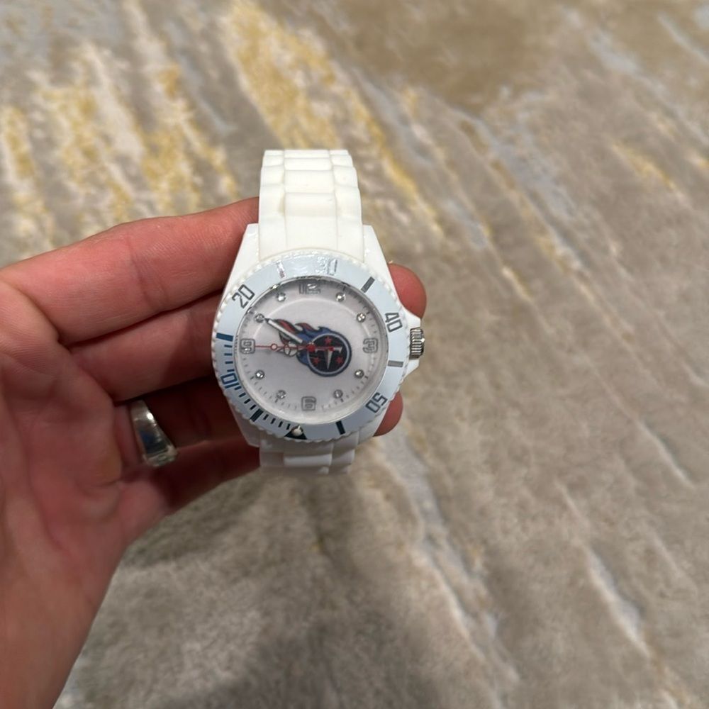 Tennessee Titans White Rookie Watch new other needs battery still has protective